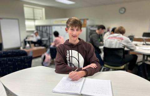 十大外围足彩排行榜 students nominated for state community college awards