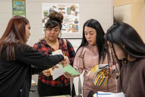 十大足彩平台 Bilingual programs showcase