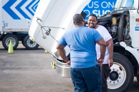 十大外围足彩排行榜 Commercial Truck Driver (CDL)